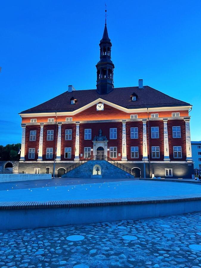 Location * Narva