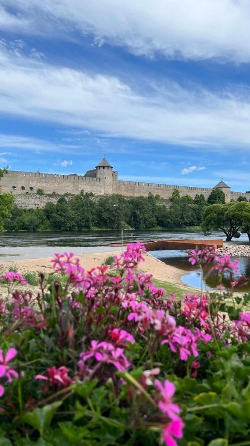 Location Apartment Narva